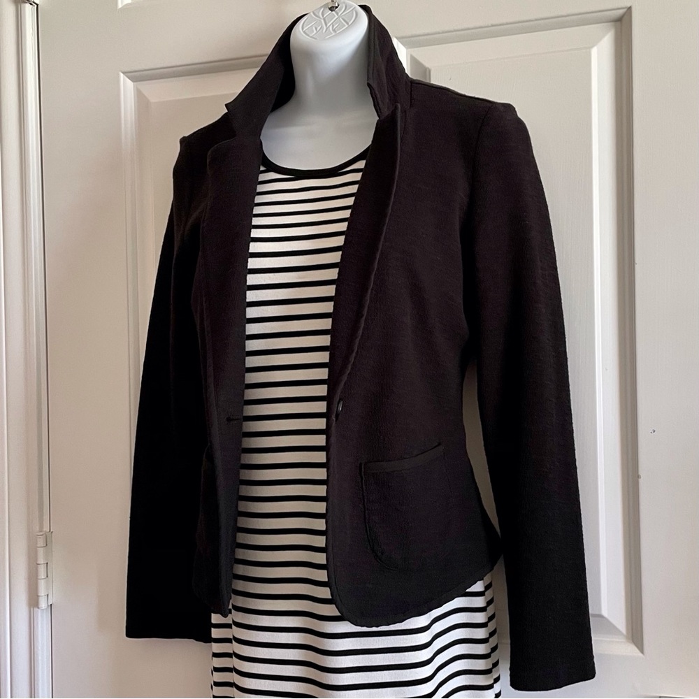Preppy Black Cotton Blazer with Front Pockets